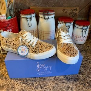 Jelly pop tennis shoes
